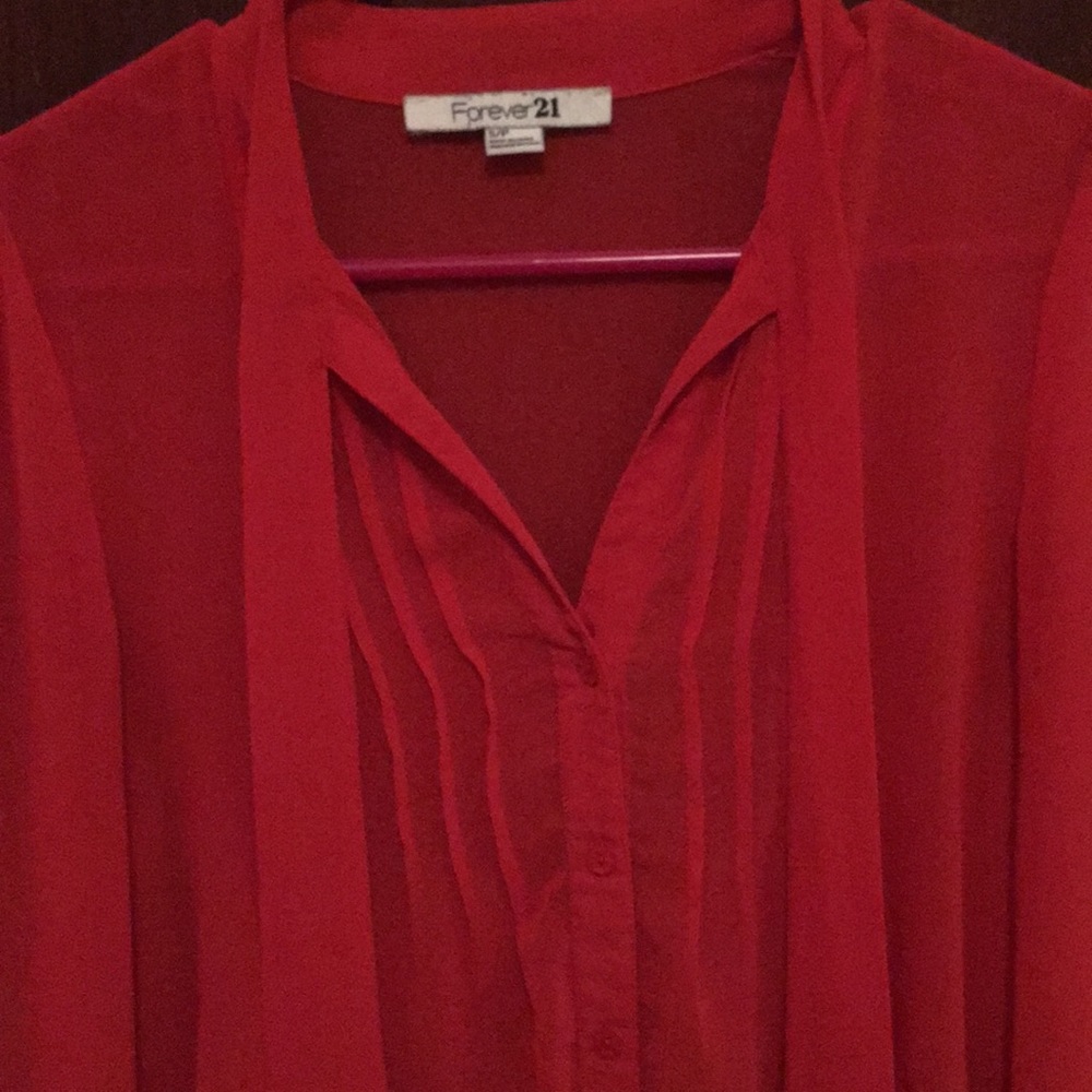 Red top - Picture 2 of 5